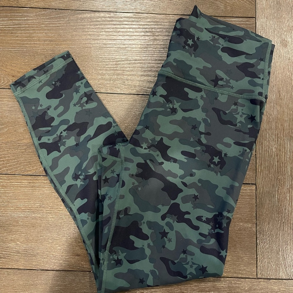 ✨Fabletics High-Waisted Camo Powerhold 7/8